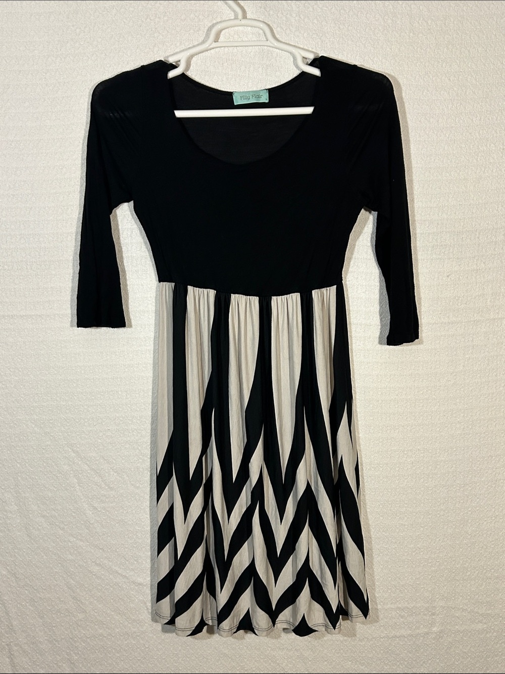 Filly Flair Black & White Chevron Midi Dress with Scoop Neck